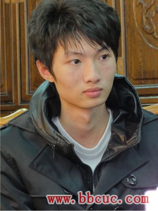 播音班学员廖奕昕在课堂